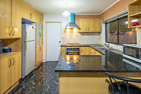 Photo of property in 2/9 Sharivari Place, Conifer Grove, Takanini, 2112