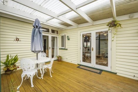 Photo of property in 10 Miro Street, Takaro, Palmerston North, 4410