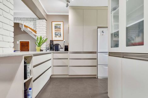 Photo of property in 4 Willow Avenue, Hannahs Bay, Rotorua, 3010