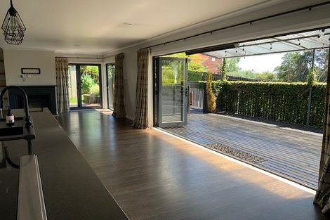 Photo of property in 61a Fairmount Road, Titirangi, Auckland, 0604