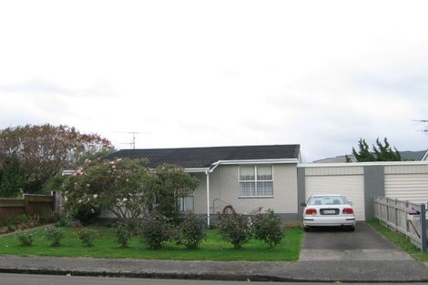 Photo of property in 1 Walton Avenue, Waikanae, 5036