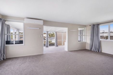 Photo of property in 11 Zita Avenue, Matakatia, Whangaparaoa, 0930