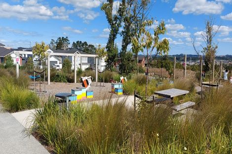 Photo of property in 8 Barrique Road, Kumeu, 0810