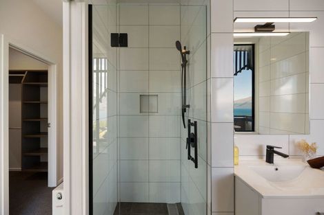 Photo of property in 14 Vancouver Drive, Queenstown, 9300