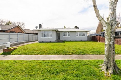 Photo of property in 25 Ruamahanga Crescent, Terrace End, Palmerston North, 4410