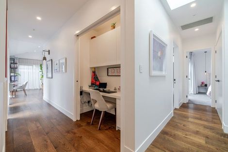 Photo of property in 65 Stanley Avenue, Palmerston North, 4414