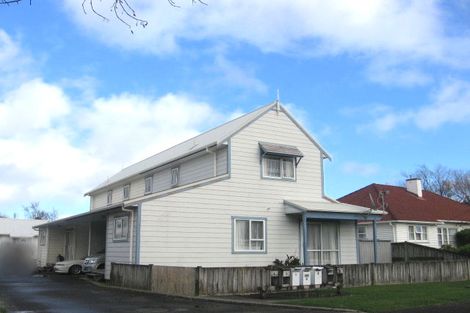 Photo of property in 7/163 Whites Line East, Waiwhetu, Lower Hutt, 5010
