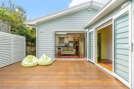 Photo of property in 13 Hinau Street, Eastbourne, Lower Hutt, 5013