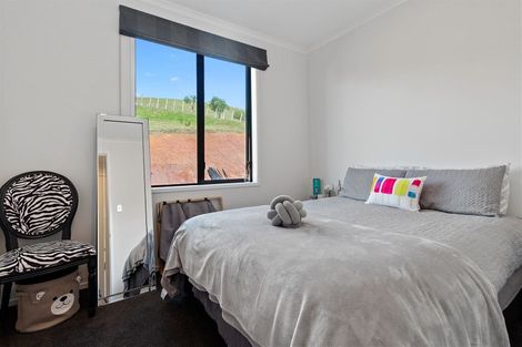 Photo of property in 44 Spikes Way, Whitianga, 3510