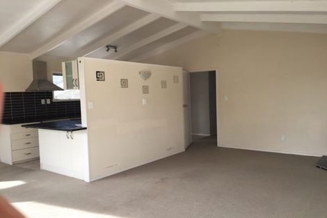 Photo of property in 1/288 Sunset Road, Windsor Park, Auckland, 0632