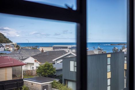 Photo of property in 12/20 Trent Street, Island Bay, Wellington, 6023