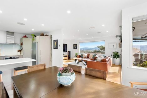 Photo of property in 212 Whites Line East, Waiwhetu, Lower Hutt, 5010