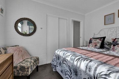 Photo of property in 2/30 Hamblyn Street, Strandon, New Plymouth, 4312