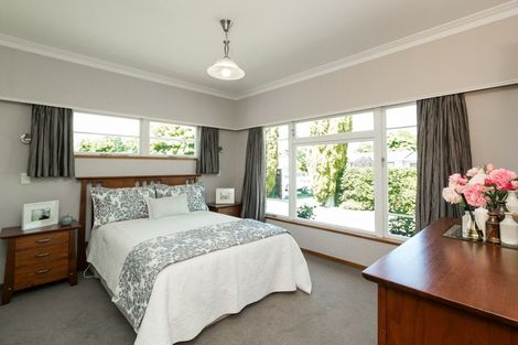 Photo of property in 2 Corwen Place, Mayfair, Hastings, 4122