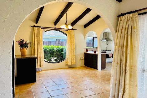 Photo of property in 11 Walter Strevens Drive, Conifer Grove, Takanini, 2112