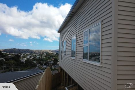 Photo of property in 104a Glanmire Road, Newlands, Wellington, 6037