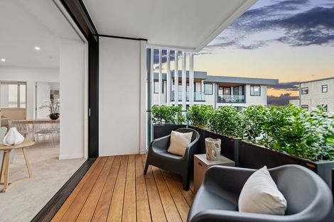 Photo of property in 207/8a Lake Pupuke Drive, Takapuna, Auckland, 0622