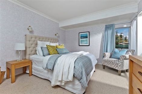 Photo of property in 2/5 Fenwick Avenue, Milford, Auckland, 0620