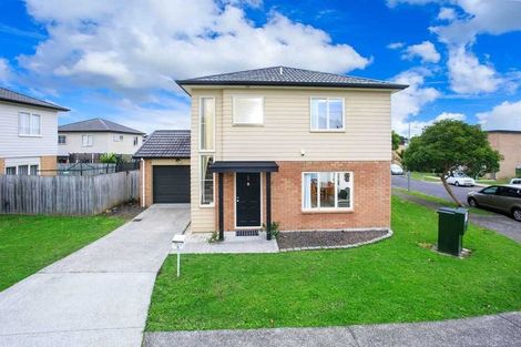 Photo of property in 9 Brashier Circle, Sunnyvale, Auckland, 0612