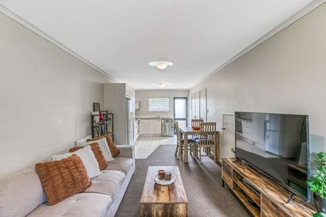 Photo of property in 24/94 Glengarry Road, Glen Eden, Auckland, 0602