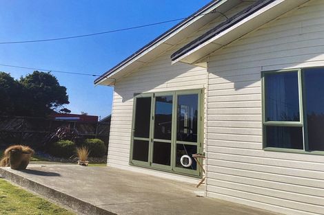 Photo of property in 17 Moa Street, Waikiwi, Invercargill, 9810
