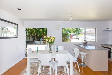 Photo of property in 13 Merida Place, Unsworth Heights, Auckland, 0632