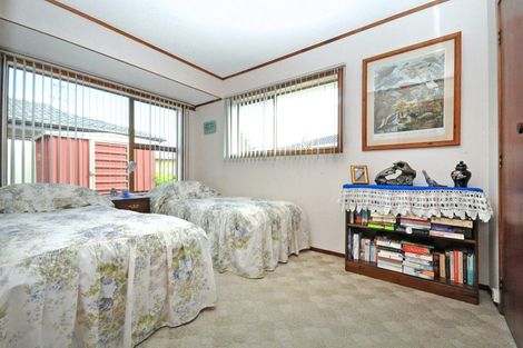 Photo of property in 1/18 Glengowan Place, Conifer Grove, Takanini, 2112