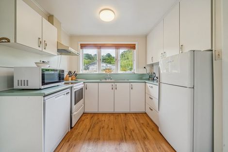 Photo of property in 4 Birch Grove, Pinehaven, Upper Hutt, 5019