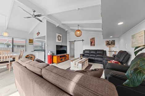 Photo of property in 9 Rahiri Street, Waitara, 4320