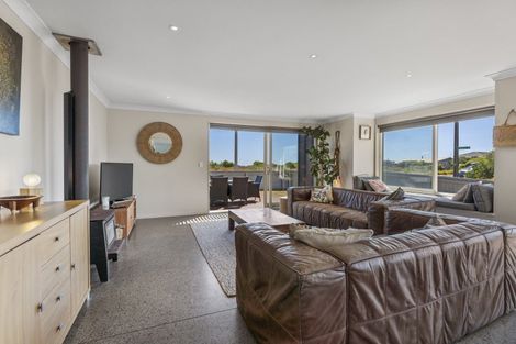 Photo of property in 2 Kowhai Street, Otaki Beach, Otaki, 5512