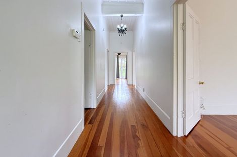 Photo of property in 44 Lynwood Road, New Lynn, Auckland, 0600