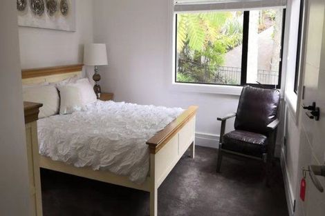 Photo of property in 2/92 Churchill Road, Murrays Bay, Auckland, 0630