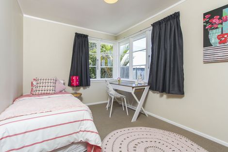 Photo of property in 182 Waimumu Road, Massey, Auckland, 0614