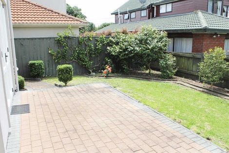 Photo of property in 12b Karetu Road, Greenlane, Auckland, 1051