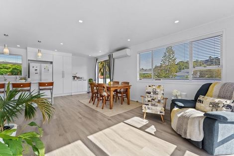 Photo of property in 662 Beach Road, Browns Bay, Auckland, 0630