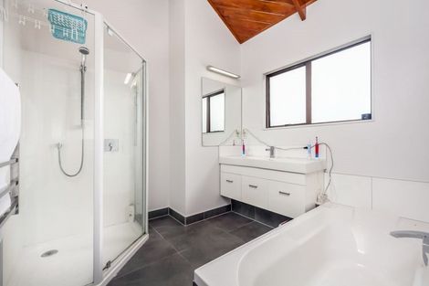 Photo of property in 1/6 Glucina Avenue, West Harbour, Auckland, 0618