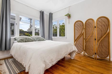 Photo of property in 1/53 Deep Creek Road, Waiake, Auckland, 0630