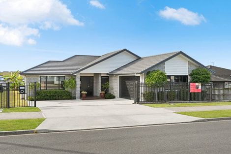 Photo of property in 8 Paiaka Place, Rototuna North, Hamilton, 3210