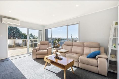 Photo of property in 11 Reydon Place, Cockle Bay, Auckland, 2014