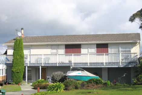 Photo of property in 37 Anich Road, Massey, Auckland, 0614