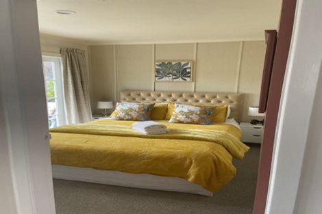 Photo of property in 12a Oxford Street, Martinborough, 5711