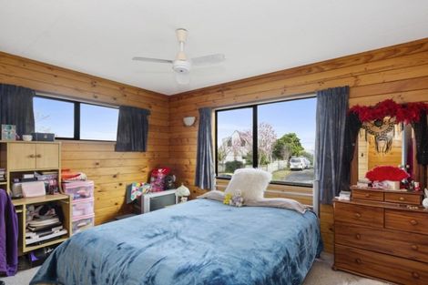 Photo of property in 15 Pelorus Street, Welcome Bay, Tauranga, 3112