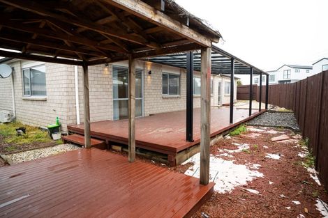 Photo of property in 17 Clendon Place, Manurewa, Auckland, 2102