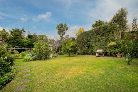 Photo of property in 16 Wainoni Avenue, Point Chevalier, Auckland, 1022