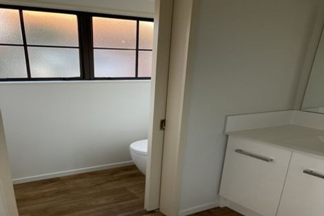 Photo of property in 136 Karori Road, Karori, Wellington, 6012