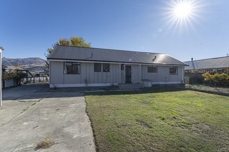 Photo of property in 19 Linrosa Place, Cromwell, 9310