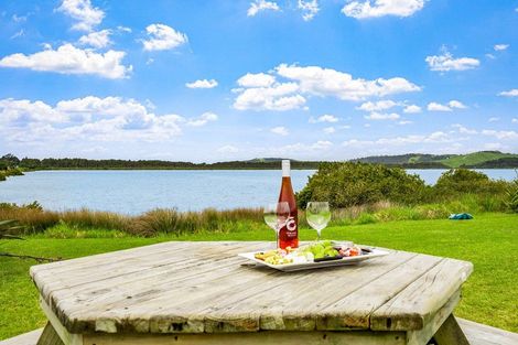 Photo of property in 328 Omaha Flats Road, Tawharanui Peninsula, Warkworth, 0986