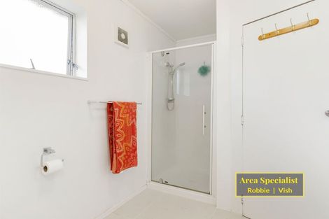Photo of property in 2/94 Lynwood Road, New Lynn, Auckland, 0600