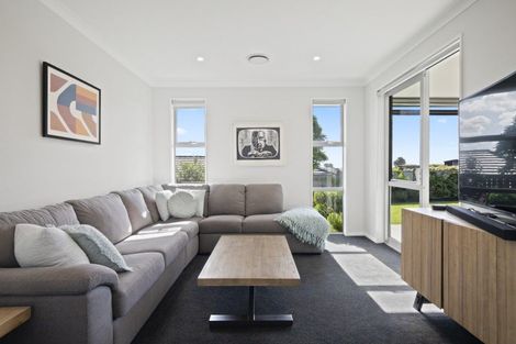 Photo of property in 120 Lisle Farm Drive, Pukekohe, 2120