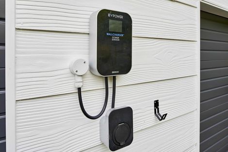 Photo of property in 40 Mercury Way, Whitby, Porirua, 5024